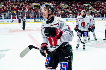 Linus Öberg bombar in ledningspucken borta mot Malmö Redhawks