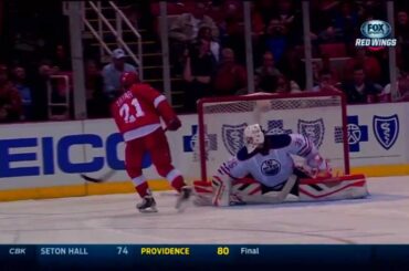 Tomas Tatar pulls the string and gets the shootout goal