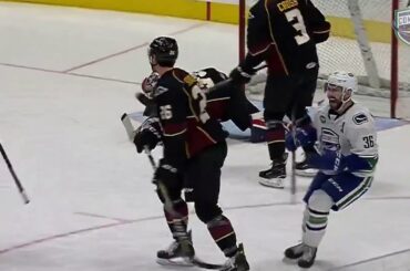 Zack MacEwen snipe in Cleveland off the face-off