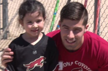 Ball Hockey With Louis Domingue