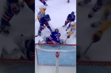 Predators LW #39 Cole Smith 🥅(1) 🏒Put-Back Goal