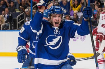 Nikita Kucherov hat trick vs Coyotes