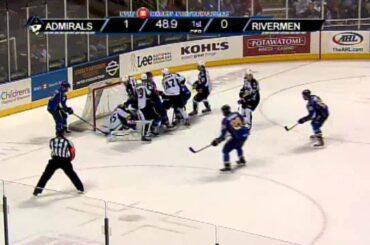 Hellberg traps the puck