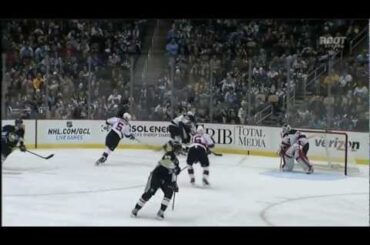 Robert Bortuzzo First NHL Goal 02.02.2013