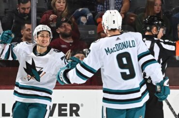 Гущин дебютирует в НХЛ и забивает!