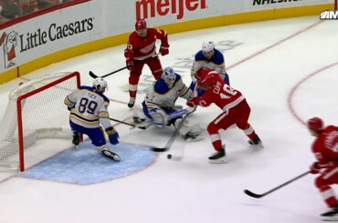 Alex Tuch gives 'em the WINDMILL! 🛑🤯🤣