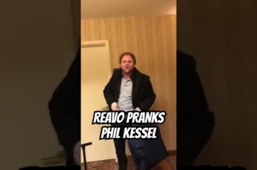 Ryan Reaves pranks Phil Kessel on Halloween #shorts #shortsfeed #nhl #hockey