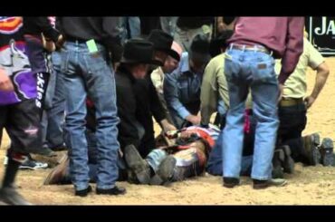 Ben Jones VS. Sheep Creek in Championship Round at the 2015 PBR World Finals