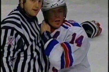 Theoren Fleury vs Kyle Calder