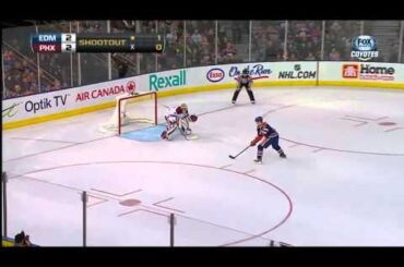 Sam Gagner Puts the puck behind Mike Smith while showing off is skills - 23/02/2013