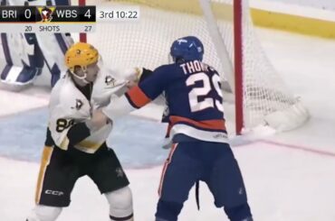 Raivis Ansons (Wilkes-Barre Penguins) Fight vs Tyce Thompson (Bridgeport Islanders) 22.11.2024 | AHL