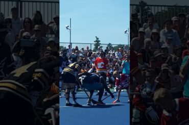 Maxime Comtois à la mise au jeu