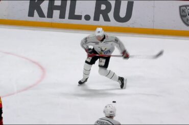 Sedlak goes top shelf to brake the tie