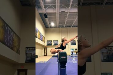 LSU gymnast Olivia Dunne shows off her flexibility in new viral video 👀
