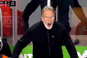 I’ve NEVER seen an NHL referee do this