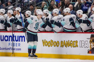 Kaapo Kakko's FIRST GOAL as a Kraken! 🥇 🥅 🇫🇮 Kakko avaa maalitilinsä Seattlessa