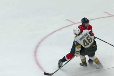 Dylan McIlrath clean check on Jonas Røndbjerg