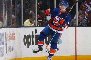 Pageau scores in Isles debut