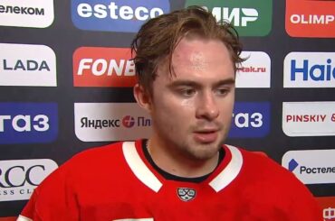 Александр Пашин после 1-го периода матча против ХК «Авангард» в 54-м туре КХЛ-23/24
