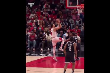 Zach Lavine two hand dunk at Bulls vs Nets #shorts #KiaTipOff21