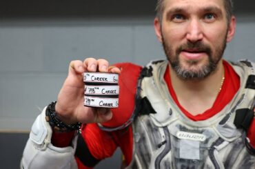Alex Ovechkin reaches 800 NHL goals with a hat trick