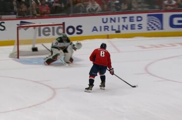 Ovi and Flower square off in the SHOOTOUT! 🐐🆚🐐