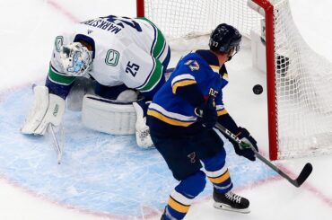 Schwartz goes five-hole for beautiful breakaway goal