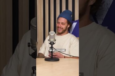 Pastrnak explains how to properly pour a beer 😂🍺🇨🇿