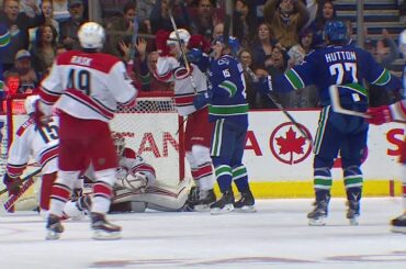 Never give up attitude shows in Canucks rally