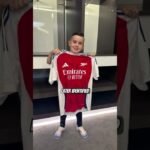 Arsenal Mascot Trolls Tottenham 😂