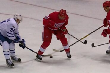 Gotta See It: Matthews sneakily steals puck from under Ouellet to score