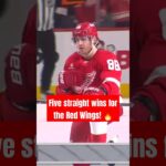 Patrick Kane Seals It in OT! The Red Wings Make It Five Straight! 🏒🔥