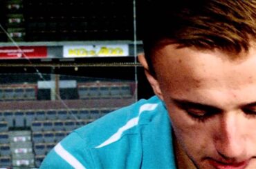 JAKUB VRANA SCORES FIRST GOAL IN LINKÖPING HC 2012-10-22 (ENGLISH)