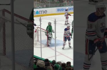 #JakeOettinger working on a 5 on 3 PK. #GoalieGearSnob #BauerGoalie #DallasStars