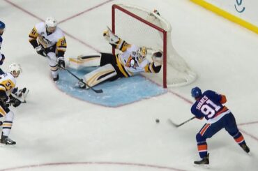 Penguins’ Murray makes goal line glove save on Tavares