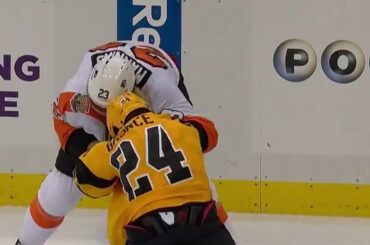 Manning feeds Gaunce a "heavy diet of lefts" in bout