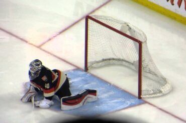 Robin Lehner warms up at the Avalanche @ Senators hockey game