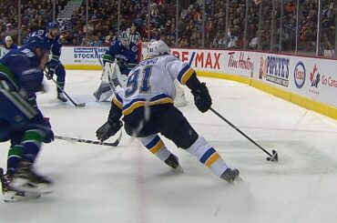 Vladimir Tarasenko drives to the net, eludes three defenders for terrific goal