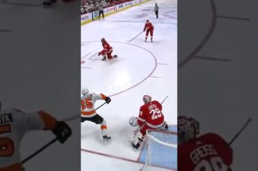 Thomas Greiss HUGE SCORPION Save