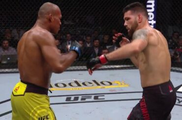 Instant Classic: Jacare Souza vs. Chris Weidman