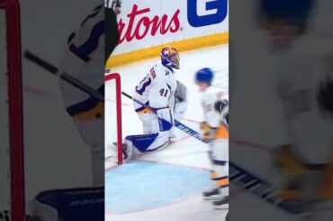 #23 Brock McGinn lights up the lamp!