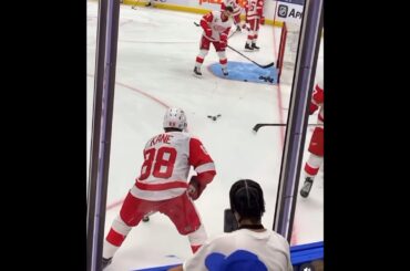 Patrick Kane’s LIGHTNING FAST HANDS! #hockey #patrickkane