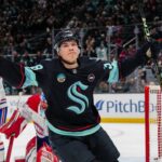 First Game..First Goal..First Star for Jani Nyman! 🌟🇫🇮 Nyman loistaa NHL-debyytissään