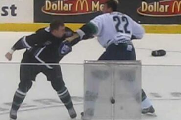 Mike Hoffman Fights Scott Fletcher