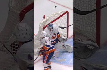 Zegras Almost Pulls Off the Michigan 😳