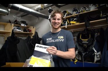 Hugo Alnefelt packar upp sina nya skydd från Bauer: "Look good, feel good, play good".