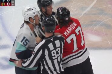 Patrick Maroon Drops 🥊 Gloves 🥊 With John Hayden