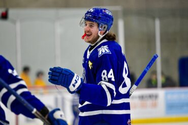 Smith Shines: Ducks Prospect Nets First OHL Hat Trick in Career Night