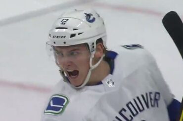 Plays of the Night: Virtanen's big night, Tkachuk's power move, and Nieto & Tavares' hat tricks
