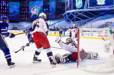 Korpisalo robs Matthews with the glove